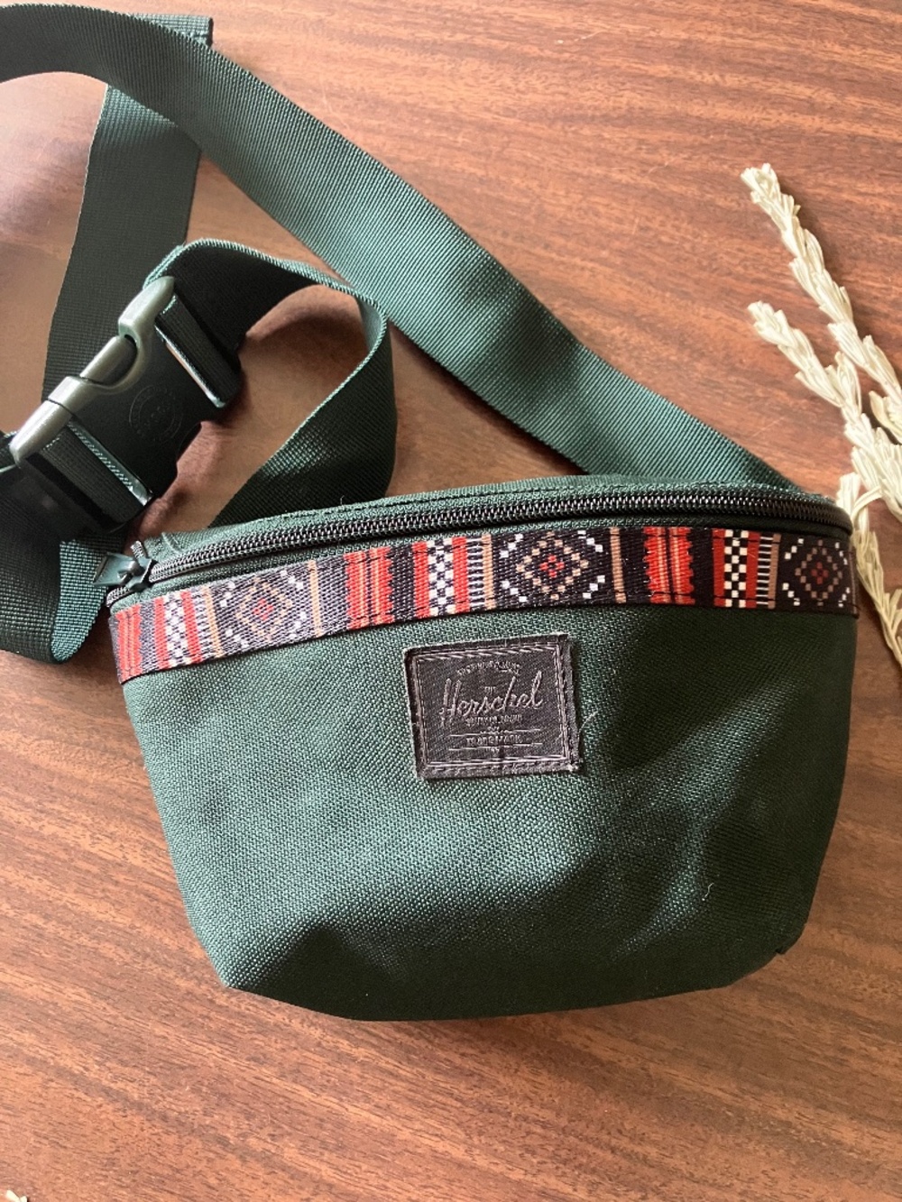 Herschel Belt Bag Like New evergreen hip pack belted